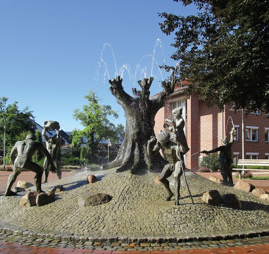 Brunnen vor dem Rathaus
